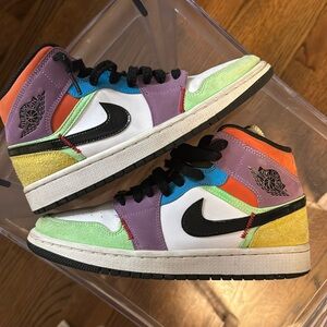 Wmns Air Jordan 1 Mid SE 'Lightbulb' 2020